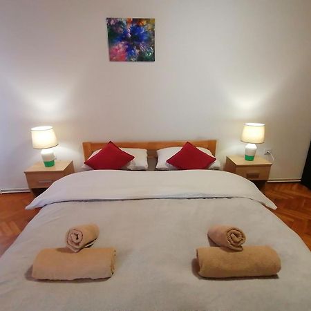 Cozy 1-Bdrm Apt In Dubec, Ideal For Work Or Study 세스베트 외부 사진