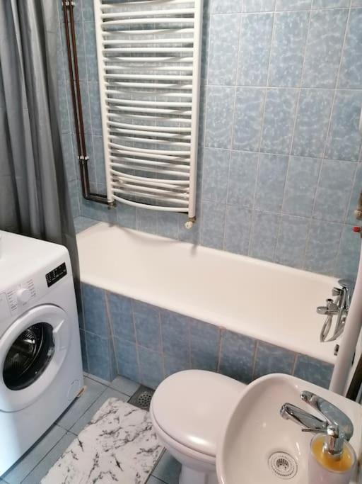 Cozy 1-Bdrm Apt In Dubec, Ideal For Work Or Study 세스베트 외부 사진