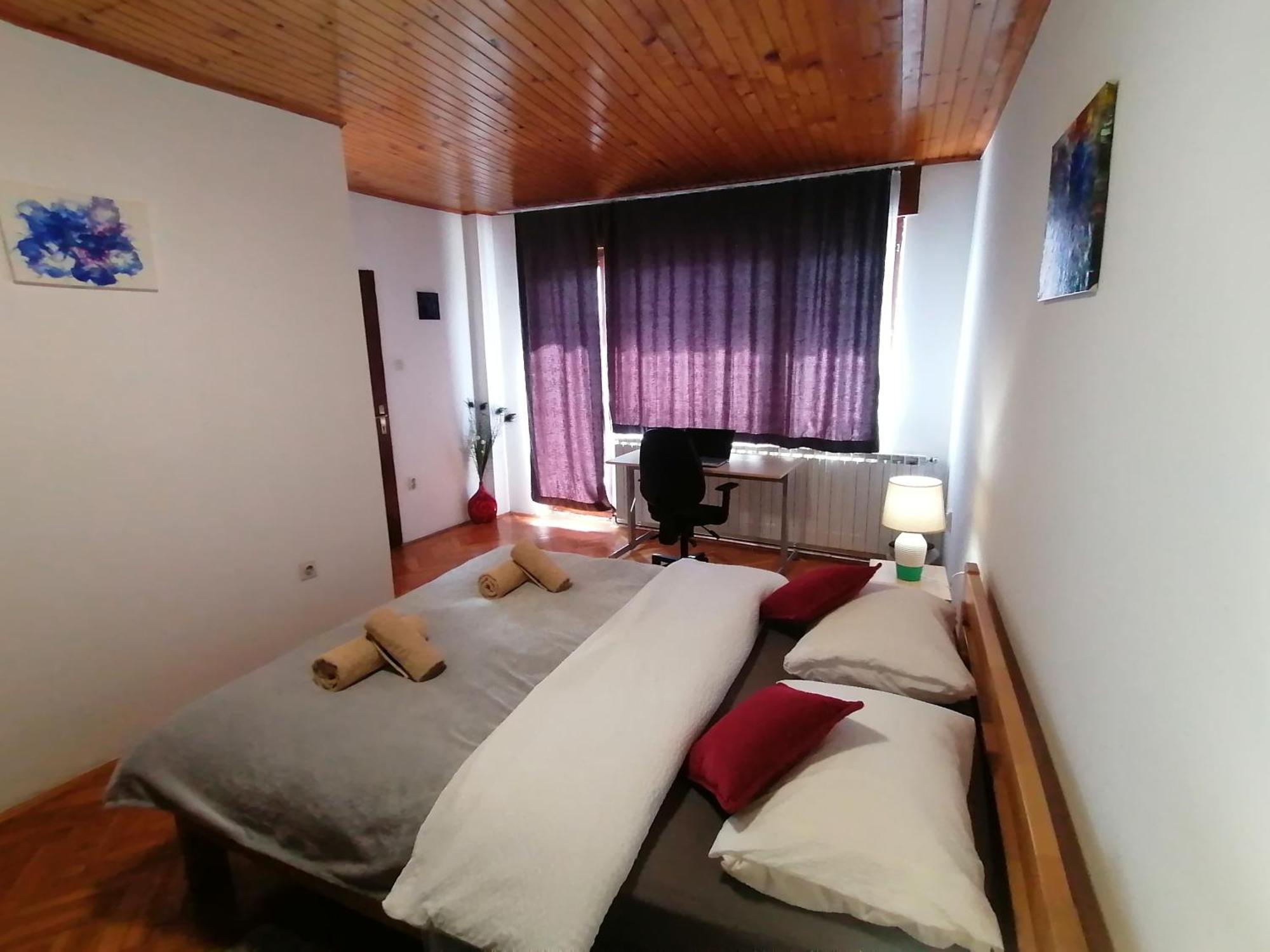 Cozy 1-Bdrm Apt In Dubec, Ideal For Work Or Study 세스베트 외부 사진